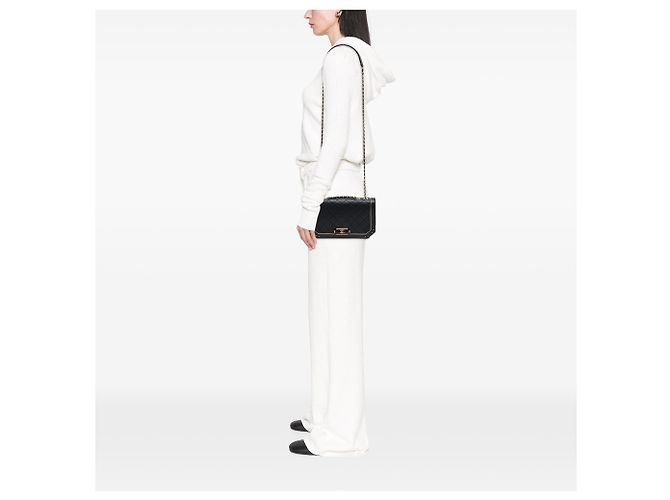 Chanel Black Medium Quilted Calfskin Octagon CC Clasp Flap Nero - vista 6