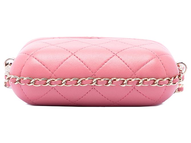Mini Vanity Case Chanel in lambskin matelassé rosa con catena - vista 3