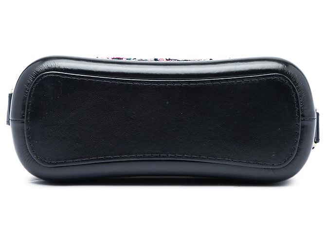 Chanel Gabrielle Crossbody Piccola in Tweed Nero e Pelle d'Agnello - vista 3