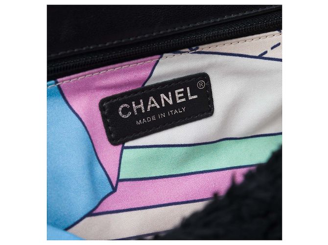 Chanel Black Medium Quilted Terry Cloth Coco Beach Flap Schwarz - Ansicht 5