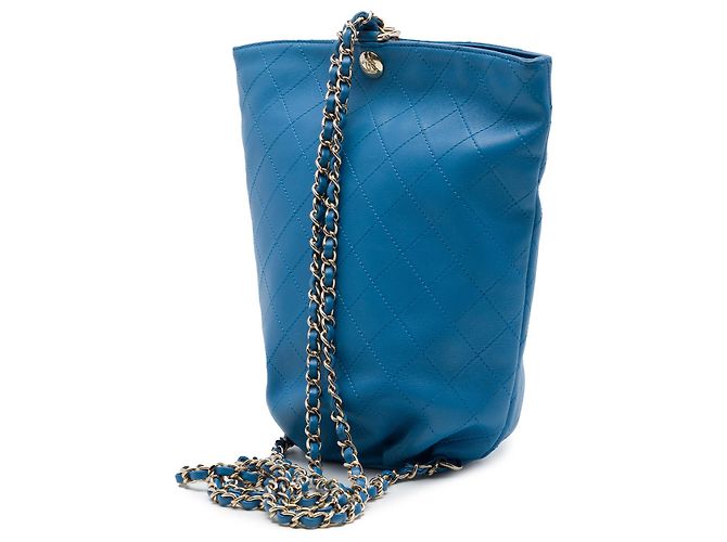 Zaino a secchiello Chanel Blue CC in vitello matelassé - vista 2