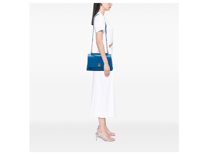 Chanel Blue Medium Grained Calfskin Chevron Chic Top Handle Flap - vista 6