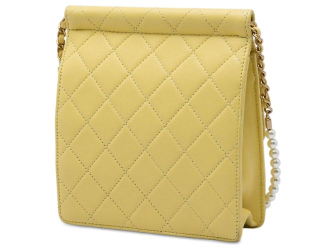 Chanel Yellow Small Quilted Lambskin Chic Pearls Flap Giallo - vista 2