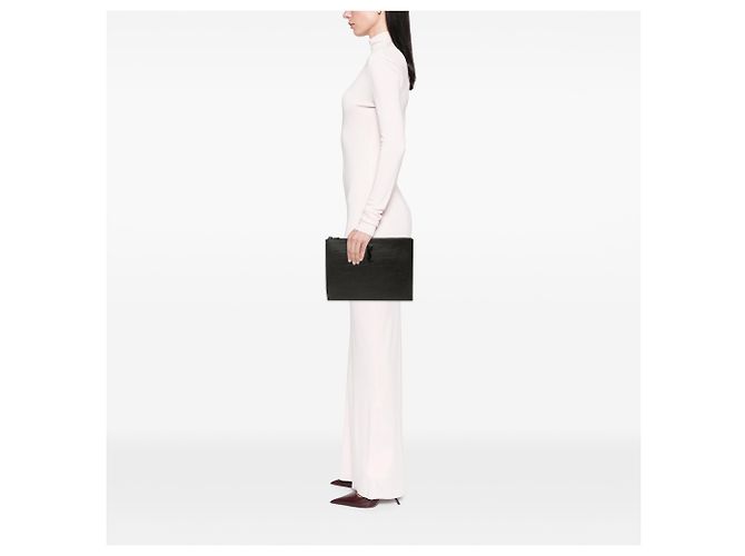 Autre Marque Custodia per iPad Saint Laurent in pelle goffrata effetto coccodrillo nera con monogramma Nero - vista 6