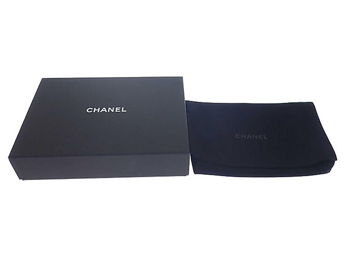 Clutch Chanel Classic in pelle caviar matelassé rosa con catena - vista 10