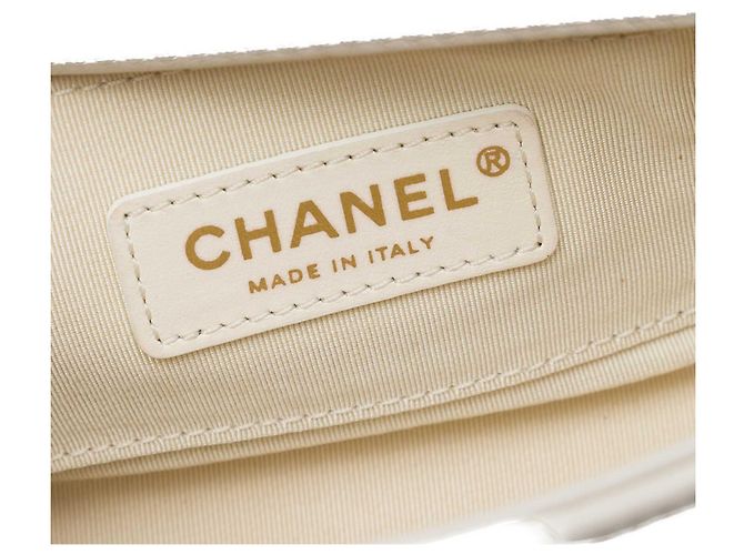 Chanel White Medium Quilted Lambskin Twist Chain Enamel CC Flap Bianco Crudo - vista 5