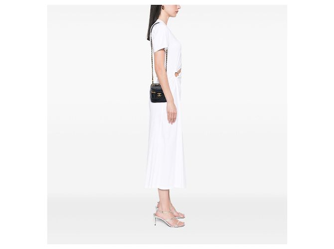 Petit vanity case Chanel en veau matelassé noir avec chaîne et barrette - vue 6