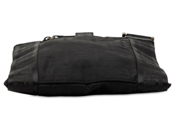 Fendi Crossbody-Tasche aus schwarzem Zucca-Canvas - Ansicht 3