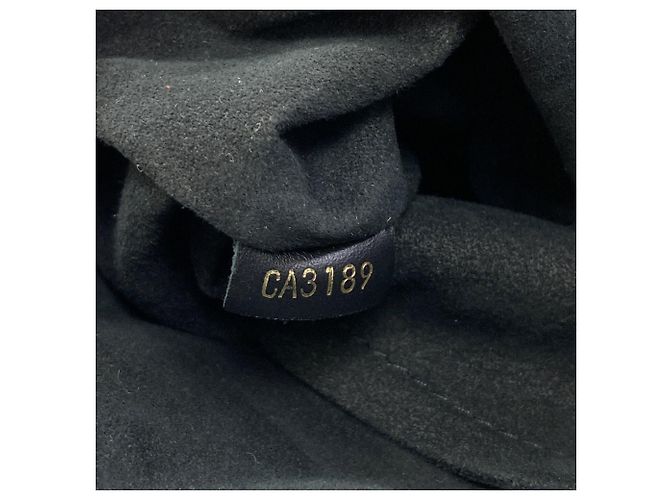 Borsa Louis Vuitton M44421 V Tote MM Nero - vista 7