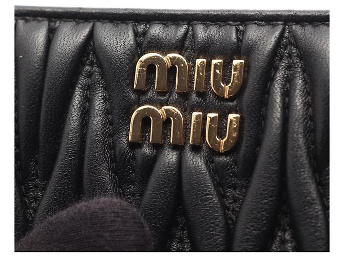Cartera bi-fold Miu Miu Black Matelassé Negro - vista 10