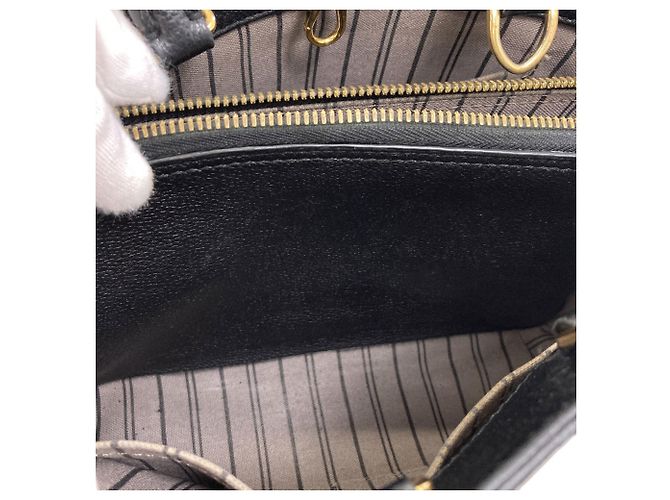 Bolso Louis Vuitton Montaigne BB Negro - vista 13