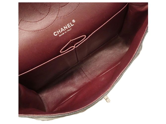 Borsa a tracolla Chanel in vitello martellato nero - vista 4