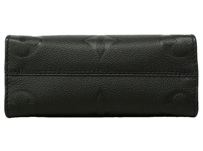 Bolso Louis Vuitton Monogram Empreinte OnTheGo BB Negro - vista 3