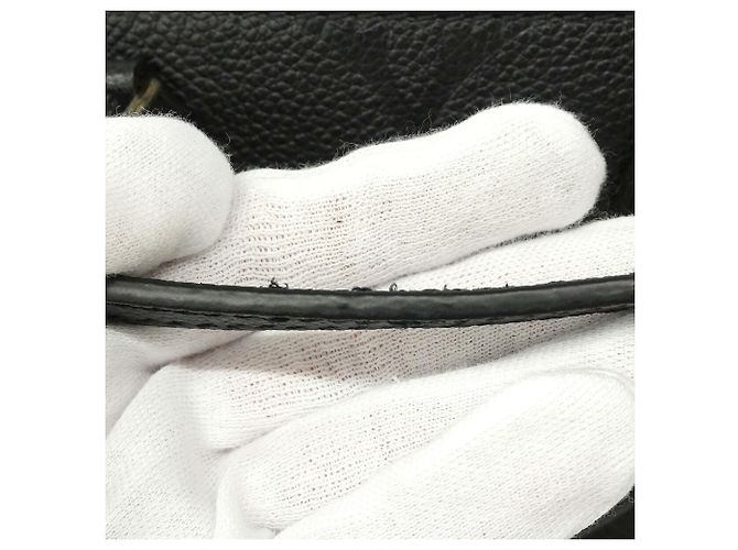 Bolso Louis Vuitton Monogram Empreinte OnTheGo BB Negro - vista 6