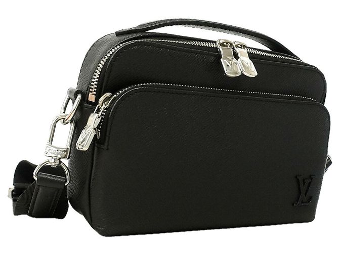 Borsa a tracolla Louis Vuitton Taiga Avenue Nero - vista 2