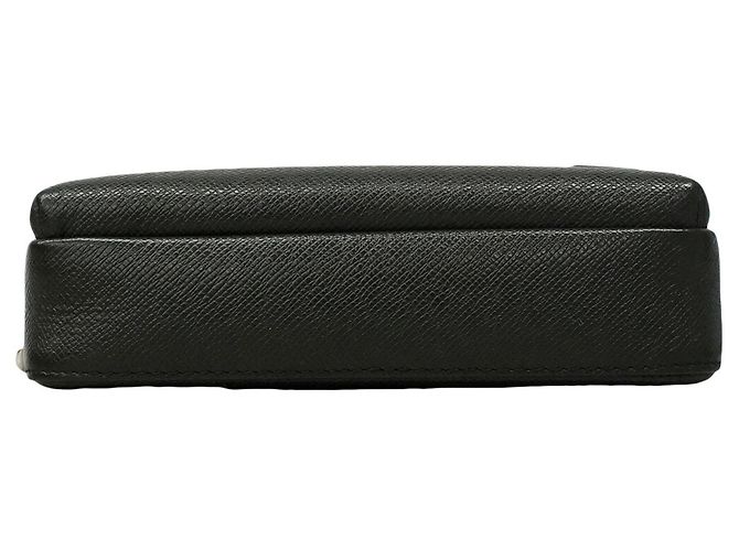 Borsa a tracolla Louis Vuitton Taiga Avenue Nero - vista 3