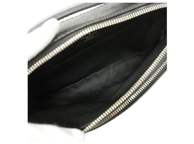 Borsa a tracolla Louis Vuitton Taiga Avenue Nero - vista 4