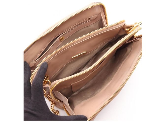Borsa a tracolla in pelle Matelassé Miu Miu Rosa - vista 3