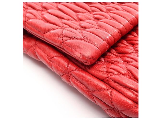 Borsa a tracolla 2-Way Miu Miu Matelassé in Nappa e Cristalli Rosso - vista 8