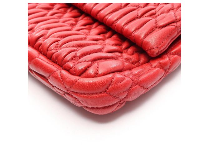 Borsa a tracolla 2-Way Miu Miu Matelassé in Nappa e Cristalli Rosso - vista 9