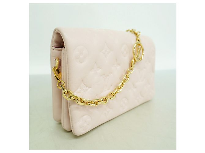 Borsa a tracolla Louis Vuitton Monogram Coussin Pochette Rosa - vista 2
