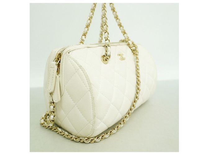 Borsa a tracolla Chanel Matelassé con catena Bianco - vista 2