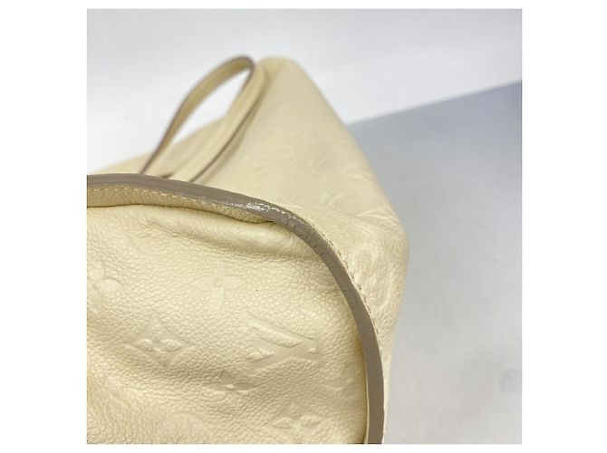Borsa Tote Louis Vuitton Monogram Empreinte Lumineuse PM Bianco - vista 6