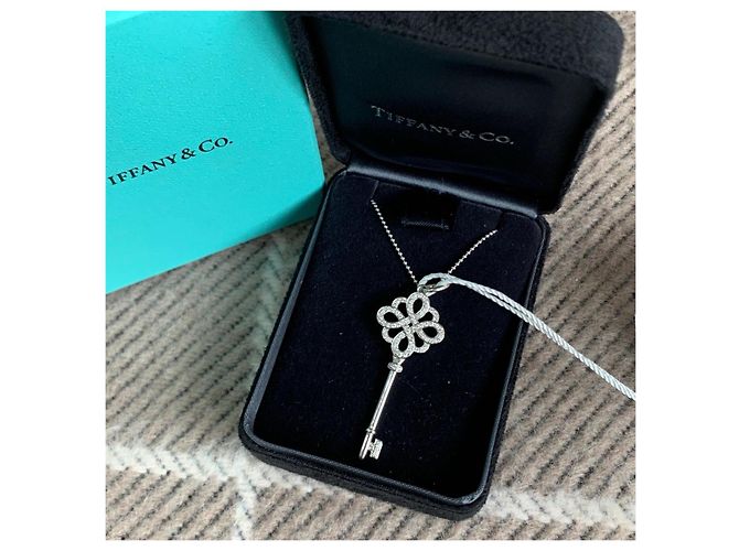 Collana Tiffany & Co. Keys Collection Nodo Cinese Platino e Diamanti Argento - vista 2