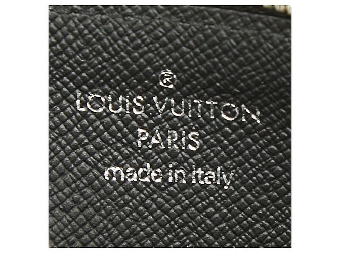 Tarjetero Louis Vuitton Taiga Negro - vista 8