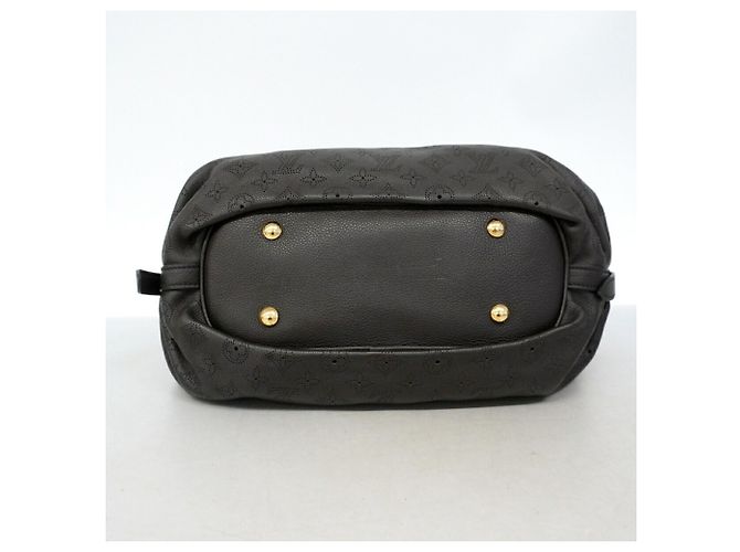 Bolsa de Ombro Louis Vuitton Mahina XS - vista 3