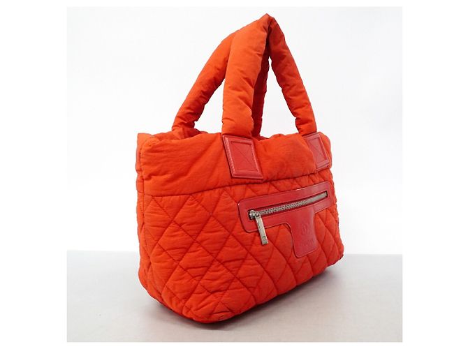 Bolso Tote Chanel Coco Cocoon de nylon Roja - vista 2