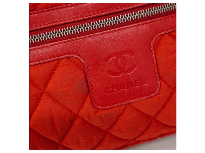 Bolso Tote Chanel Coco Cocoon de nylon Roja - vista 6