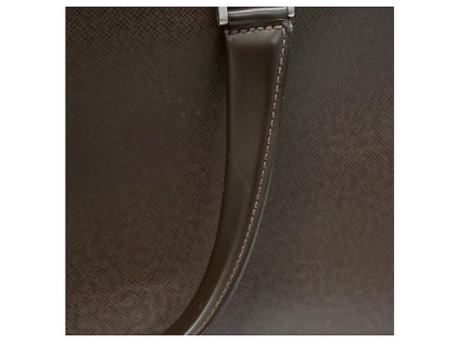 Porte-documents Louis Vuitton Taiga Nevsky Marron - vue 10