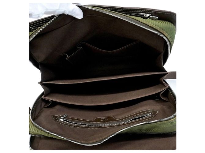 Porte-documents Louis Vuitton Taiga Nevsky Marron - vue 4