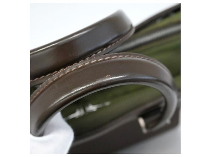 Porte-documents Louis Vuitton Taiga Nevsky Marron - vue 8