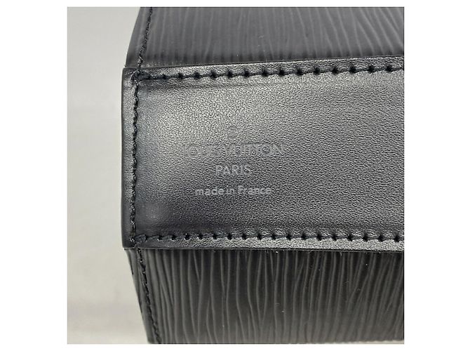 Louis Vuitton Epi Sac Sole Shoulder Bag Schwarz - Ansicht 5