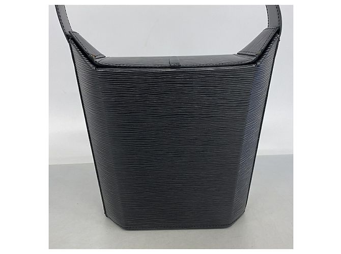 Louis Vuitton Epi Sac Sole Shoulder Bag Schwarz - Ansicht 9