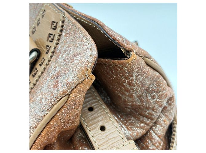 Borsa Tote Fendi Etnico in Pelle Metallizzata Bronzo e Marrone Metallico - vista 12