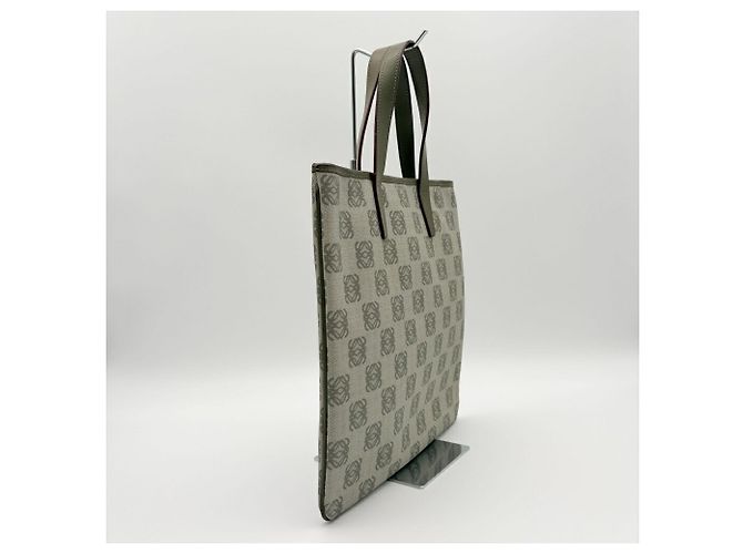 Bolso Tote Loewe Anagram Caqui - vista 4