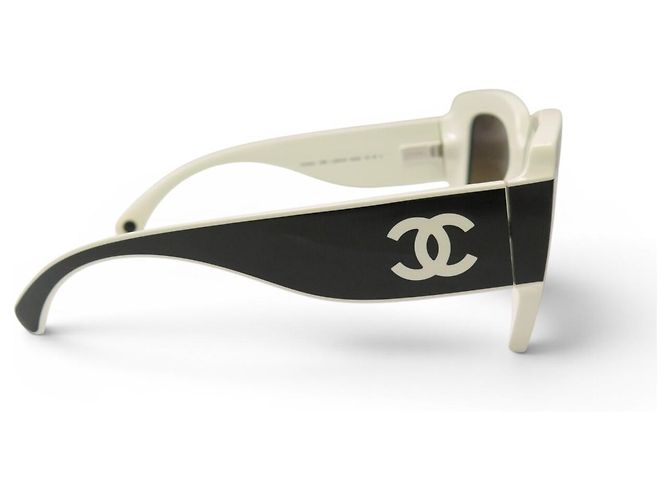 GAFAS DE SOL CHANEL CUADRADAS NUEVAS LOGO CC BLANCO Y NEGRO SUNGLASSES - vista 4