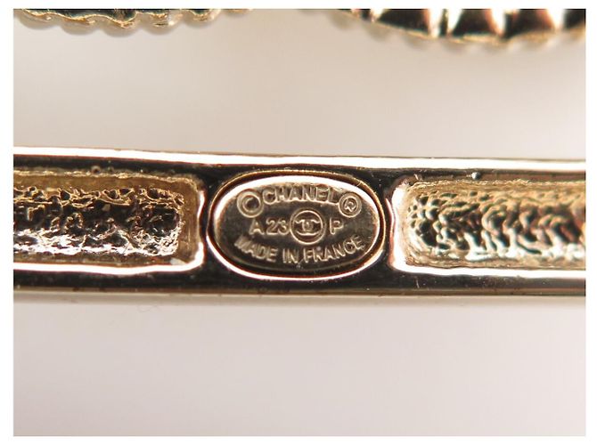 SPILLA CHANEL QUADRATA LOGO CC LUCChetto STRASS 2023 METALLO DORATO D'oro - vista 4