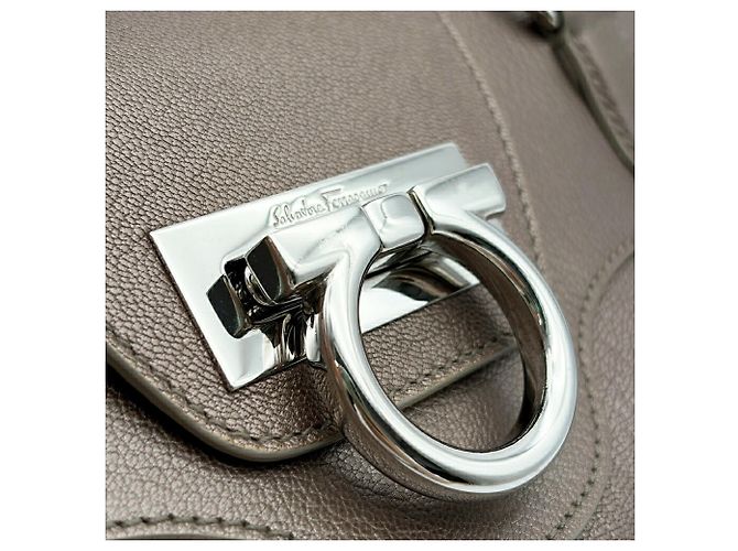Borsa Salvatore Ferragamo Gancini Marissa Bronzo - vista 10
