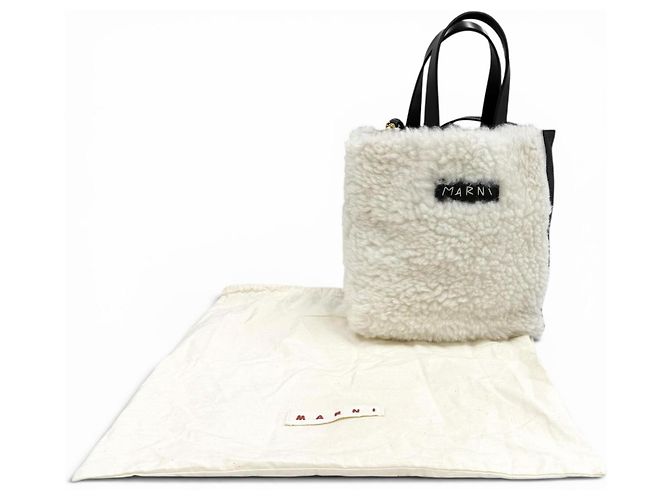Bolsa de Ombro Mini Museo Soft Marni Preto Fora de branco - vista 2