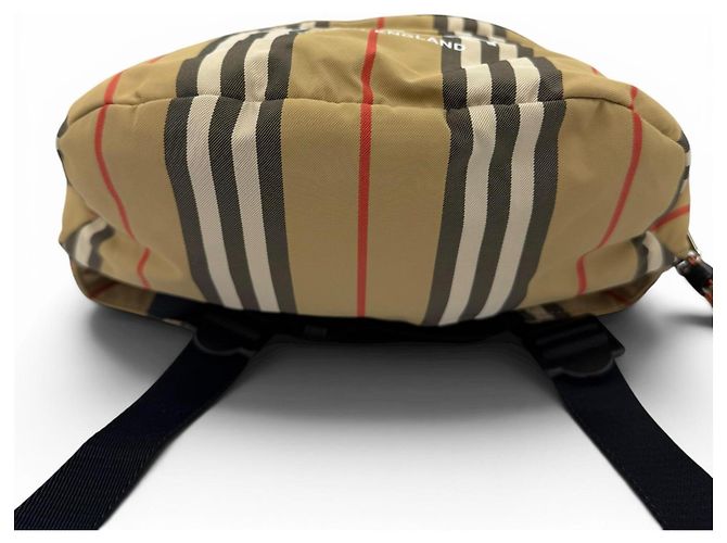 Mochila Burberry Nova Check Logo Beige - vista 4