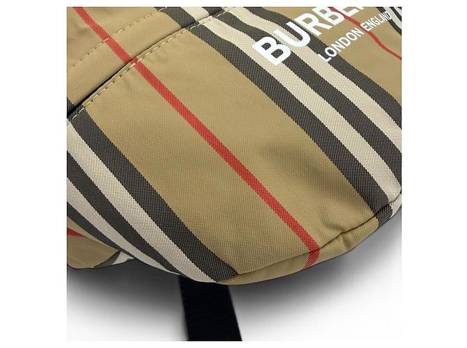Mochila Burberry Nova Check Logo Beige - vista 6