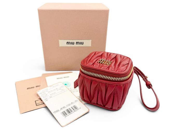 Charm in pelle Matelassé Miu Miu Rosso D'oro - vista 2
