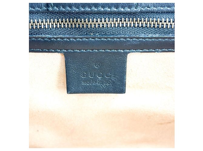 Gucci GG Marmont Tote aus gestepptem Leder Medium Schwarz - Ansicht 6