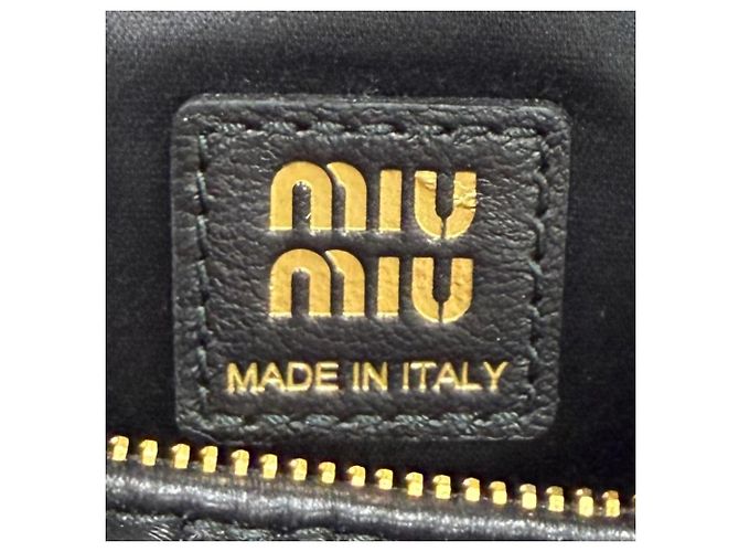 Borsa a tracolla Miu Miu in pelle di agnello Matelassé nera Nero - vista 13