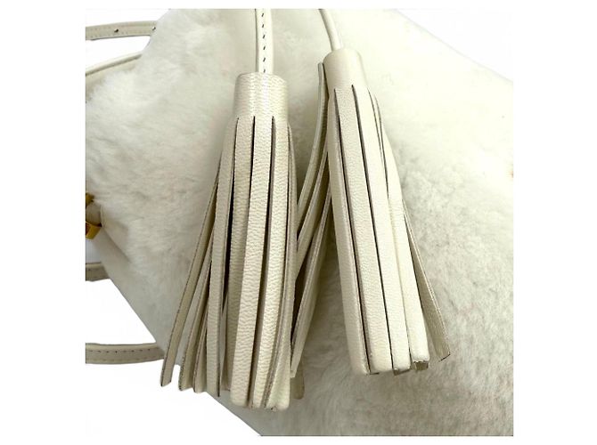 Borsa a tracolla Miu Miu 5BE085 in pelliccia di pecora con logo in metallo Bianco - vista 11