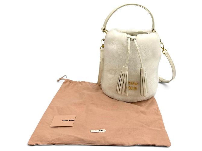 Borsa a tracolla Miu Miu 5BE085 in pelliccia di pecora con logo in metallo Bianco - vista 2
